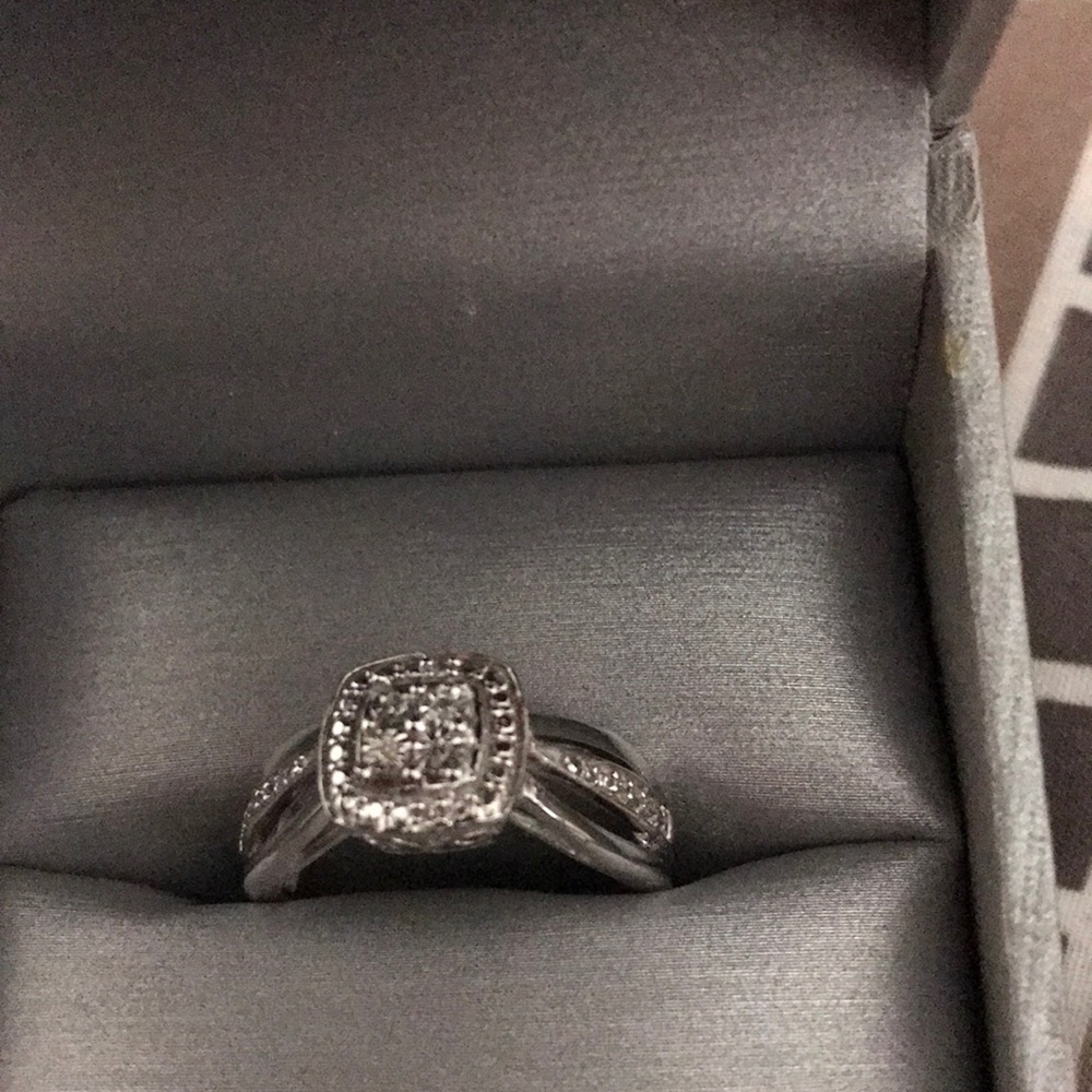 Lady diamond ring